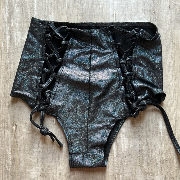 Rave Wonderland two piece set - Picture 4 of 4